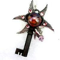 Creater and Designer at LunaLightandco fashion, steampunk, unique and vintage jewelry www.etsy,com/shop/lunalightandco