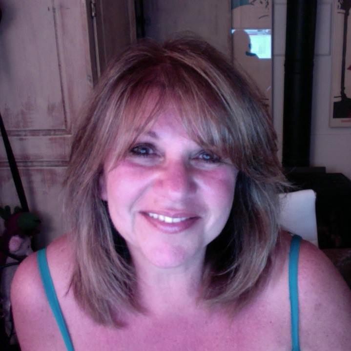 Designer, Editor, Marketing Consultant. Blessed with grandchildren Eleni, Zeke, Olivia, Gianni + 4 awesome kids + Sophie & Koukla! Homeland: Canton OH