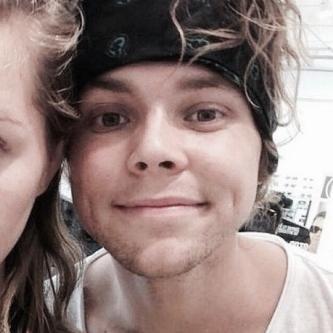 charismairwin's profile picture. i tried following ashton's girlfriend but it told me to get a original bio //