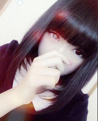 美術系社会人。日々を病んで過ごしてる。普段バンド活動してるよ。女装男闇垢。ごめんね。