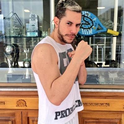 Que entre tus brazos ya no existe el miedo, la distancia, el tiempo ni el dolor ♫♪ 
Since 16/12/12