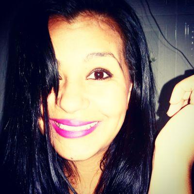As vezes um simples sorriso tem o poder de preencher um abismo.