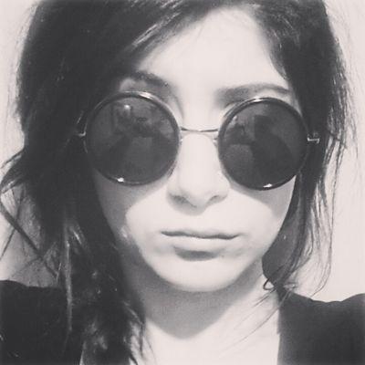 LEGAL İŞLERDEN UZAK , İLLEGAL AŞKLARIN ŞEREFİNE..