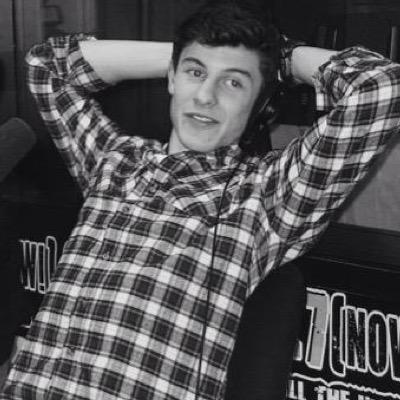 We fangirl over Shawn like he fangirls over Harry Potter *Amanda Follows❤️*