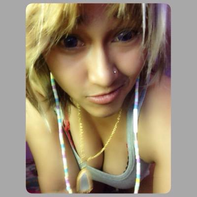 Younaka201Za's profile picture. 