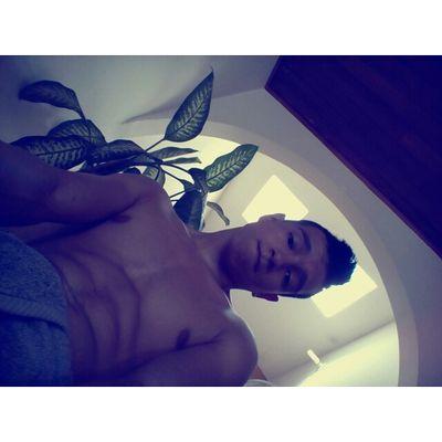 Izquierda o Derecha, Socialismo o Capitalismo, Arriba o Abajo, Sexo o AMOR... Da igual. Snap/Insta: santiagomunoz02