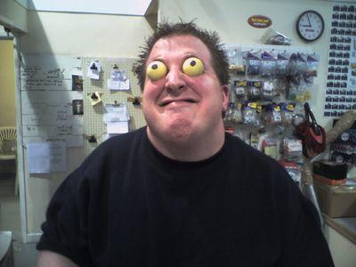 Cornish
fat
builds models ....not toys !
loves music....and old telly