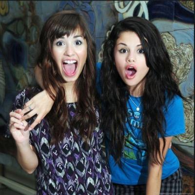 Harry Potter⚡⚡,Selena Gomez❤❤❤,Ariana Grande ❤❤,Miley Cyrus❤❤, Iggy Azalea❤❤,Taylor swift❤❤,one direction❤,Demi Lovato❤️❤️