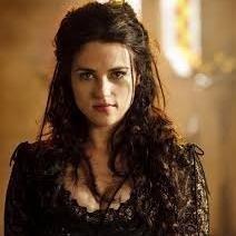 I love Merlin et surtout katie #KatieMcGrath