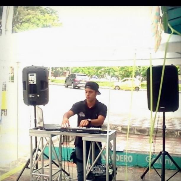 Promotor & Dj independiente / Wapp: 3117152132(Contrataciones) / Fb: https://t.co/z2DO0drOwo / Instagram:http://t.co/FaphzNksOB