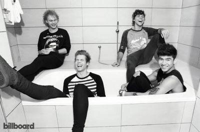 5SOS fan. I always Follow back.