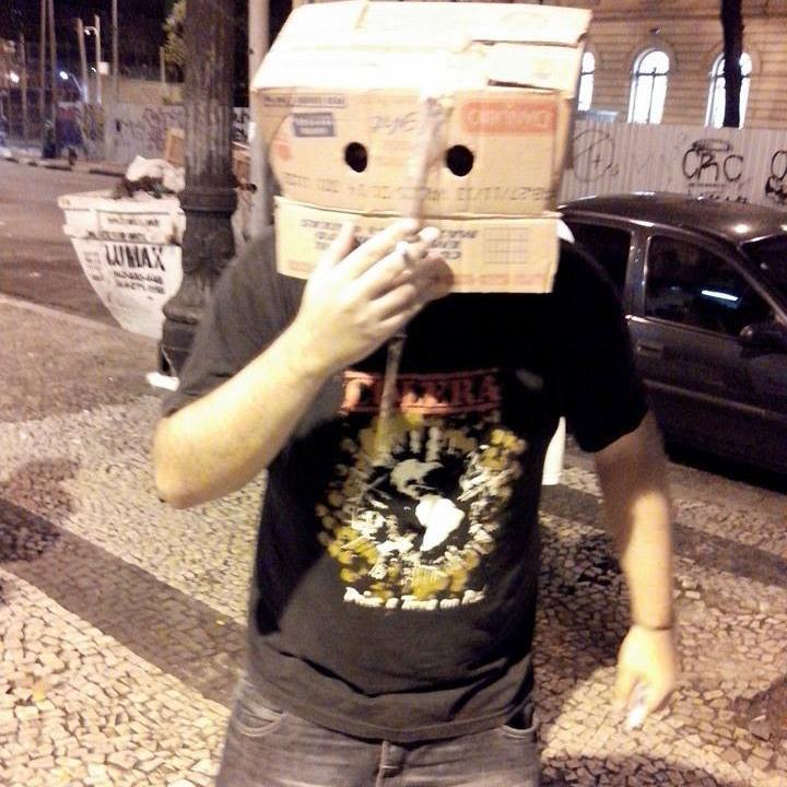 Uma das vozes do Desobediência Sonora e o que atrapalha as bandas Tara Bipolar e Desacato Civil.