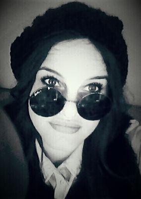 EstelaOlmedoRod's profile picture. Enamorada de la vida y encarcelada en mi locura. Respeto eterno a la gente auténtica.