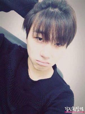 Waiting iKON debut ;