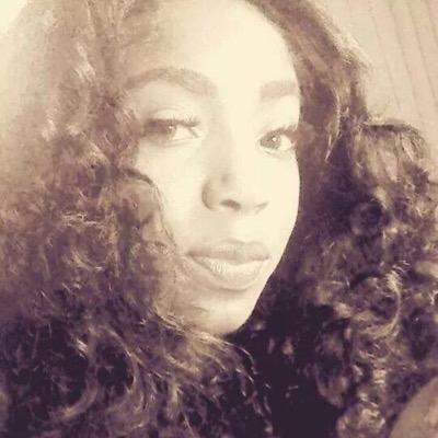 DeeDoubleeU's profile picture. 