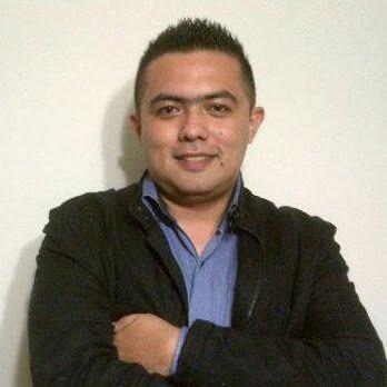 Orgullosamente Pereirano. Tecnólogo en Electricidad 2002. Ingeniero Telecomunicaciones 2013. Especialista Alta Gerencia 2015.