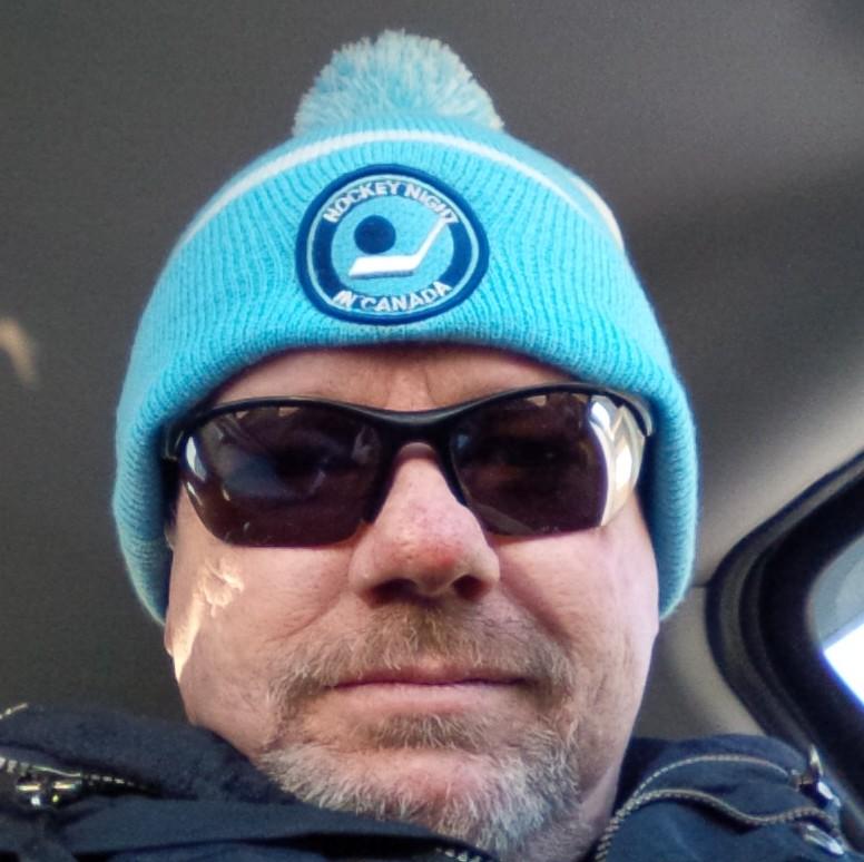 Operations Manager at iLLUMiSOFT LIGHTING. Avid hockey fan/supporter/volunteer, PA announcer for the Navan Grads Junior A Hockey