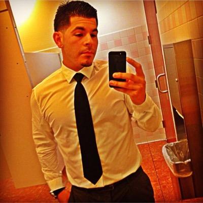 the1livinlavish's profile picture. 