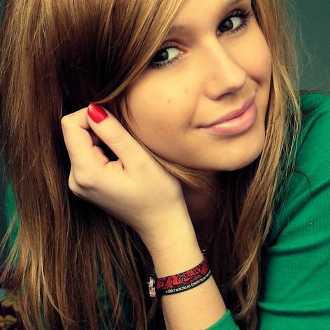 Obsessive about beauty tips and products!  ;-)