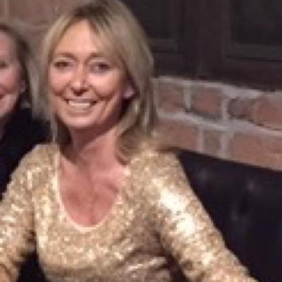 Profile Picture of Jane Sampson  💙 (@sampsonater) on Twitter