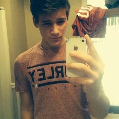 osscsnz's profile picture. No pierdas un solo dia sin acercarte a tu sueño. hay q vivír la vida!!