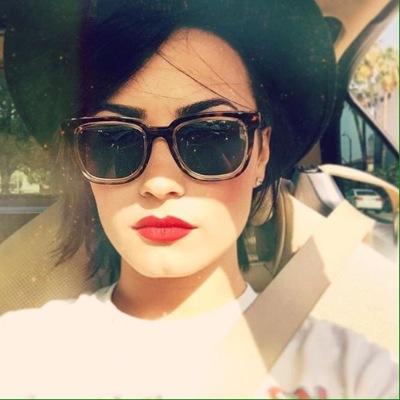 excuse me but youre not demi lovato | 0/6 beauties
