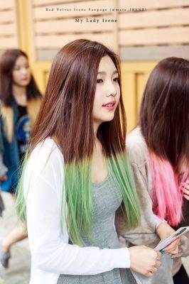Red Velvet's 조이 roleplayer ©1996