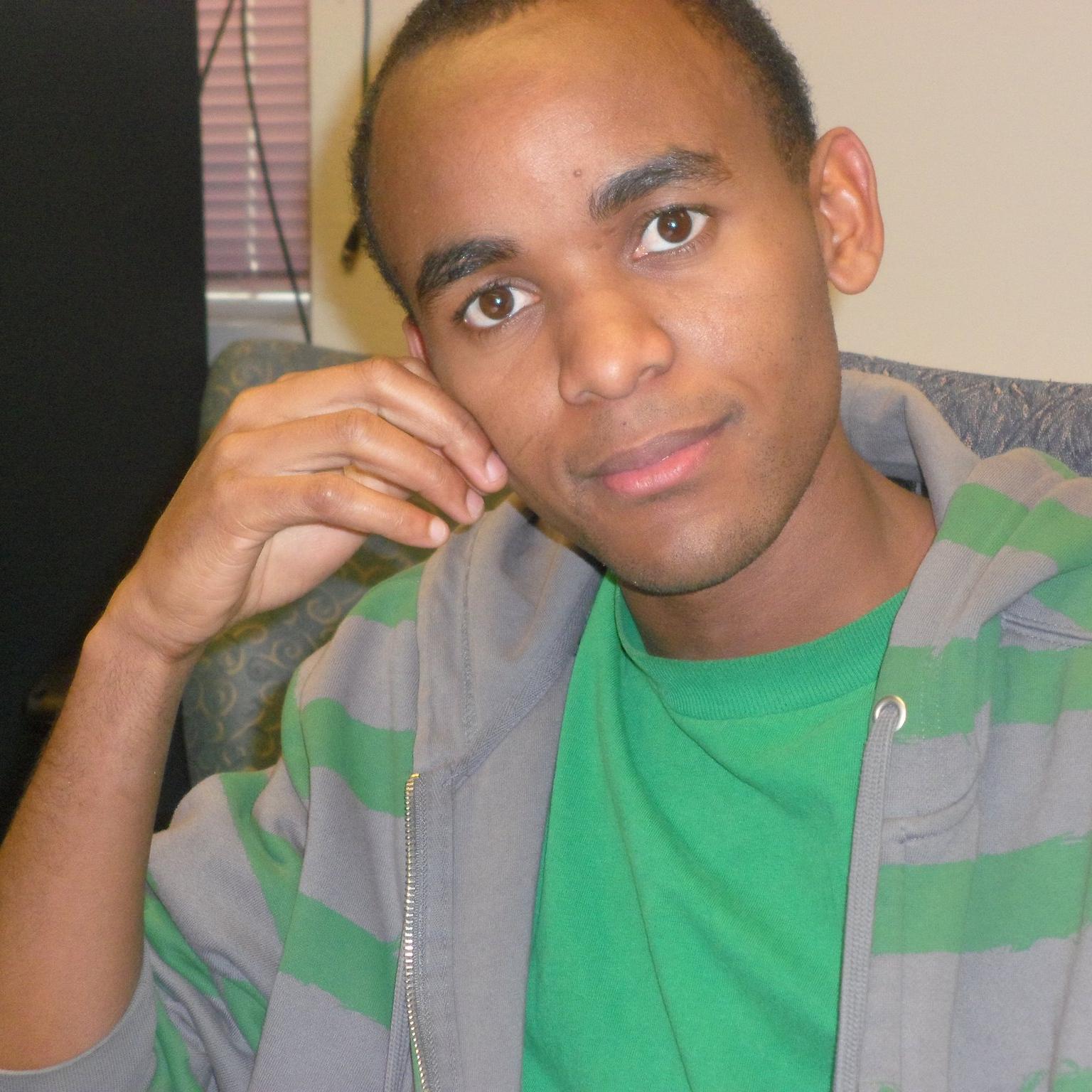 WEB DEVELOPER in training! I enjoy surfing the net,CODING, going to church & cruising around this beautiful country of USA