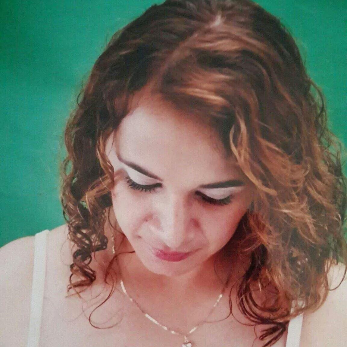 Directora Comercial del diario digital @puntoporpunto.Ventas,marketing,Esquelas Digitales. Redes sociales.Amante de la buena música, arte y excelente compañia.