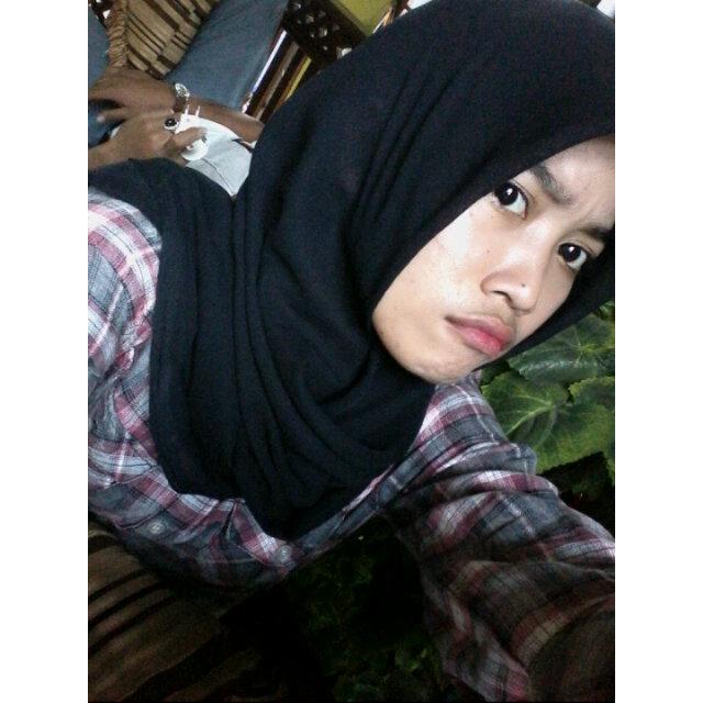 Listianini's profile picture. Akun ini sudah kadarluarsa-_- Follow twitter yang baru @Listiatia_