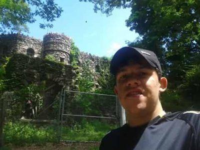 cidade 
Dom eliseu - Para
idade 
21 anos 
data 
09.06.1993
whatsap
0419481483885