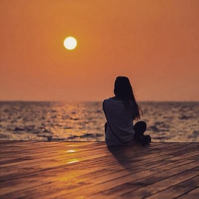 daphneborromeo_'s profile picture. SARCASTIC. Pain in the ass. Hopeless romantic. Daydreamer. Paradoxical. Bipolar. Laid-back. Dancer. CrossFitter. Swimmer. Registered Nurse. Your future Doctor.