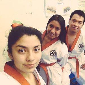 marcfgue's profile picture. Aprendí tanto de mis errores que cuando tropezaba, en lugar de caer, volaba.