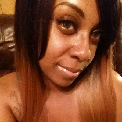 paradisemodel's profile picture. Follow A Real Chick!!