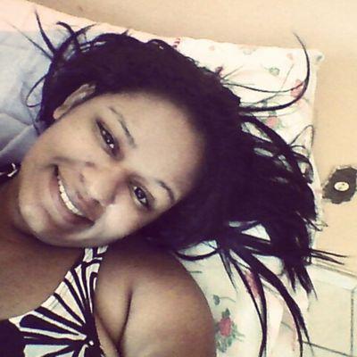 estudante de enfermagem , amo minha família e amigos , inteligente ,menina de sorriso doce e sincero , menina inteligente não usa o corpo usa a mente ;)