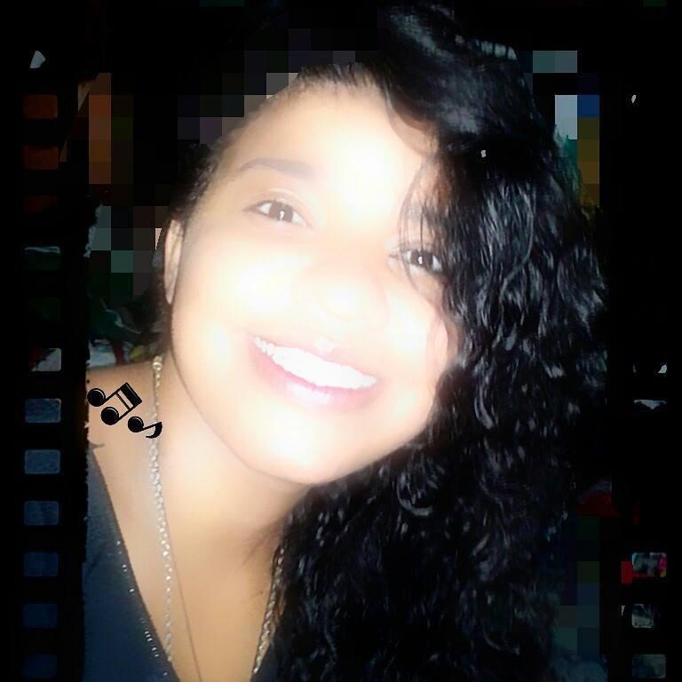 cantora, compositora e estudante de cardiologia