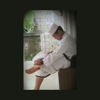 menjadi teman untuk setiap orang