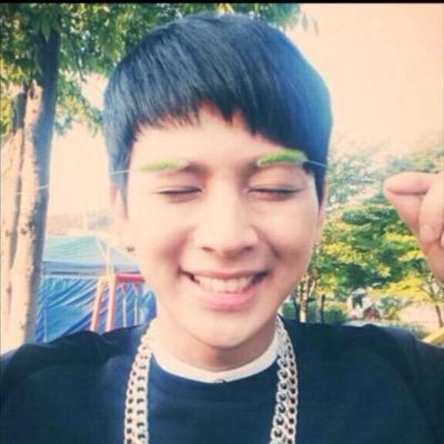 99lineのtop.dara.yunhyonよりのallペン follow me 無言followすいません(＞＜)