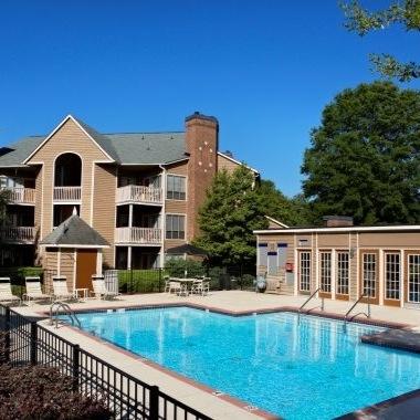 Apartment community in the heart of the South Park area close to shopping & dining with many amenities & staff to make you feel like one of South Park's elite!