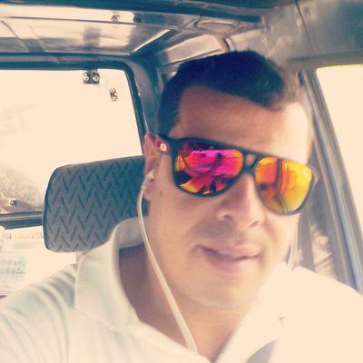administrador agropecuario biotecnologo en reproduccion bovina. colombiano de pura cepa.
