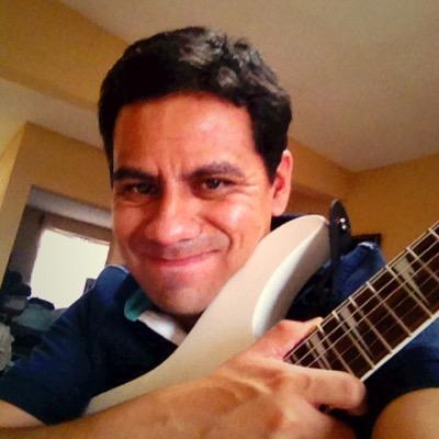 Amo la Musica, en especial el Rock.