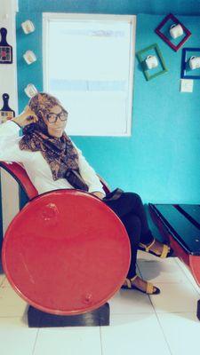 Im Just ordinary girl who
 Im not a very very
 smart. always try to work hard to
 achieve my dream, 
and try to warm other
 people...