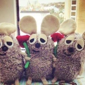 mathT_madsun's profile picture. 数学講師/PerfumeP.T.A.会員/数学とアートの関係を模索中。【interest】Perfume/万年筆/映画/音楽/タテタカコ/ウクレレ/蕎麦/猫/英会話/旅/シビックタイプＲ/建築/歌舞伎/珈琲/左團次/ヤン•シュヴァンクマイエル/JAZZ/文房具/本/眼鏡/Paul Smith/刺身/寿司/干物/モルト