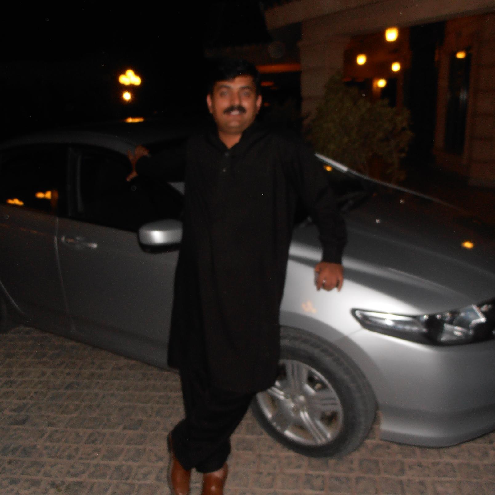 me belong from sharja but now in UK for business purpose.i have don my job well.I want som loyle person in the world.