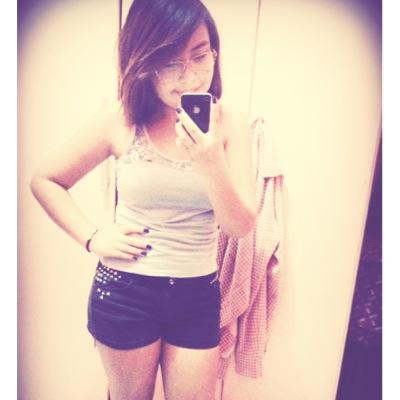 Leandra Mayara , 15 years old from Brazil . This is my official Twitter page / Gabriel Andrade / Ana Cassia / Austin Mahone