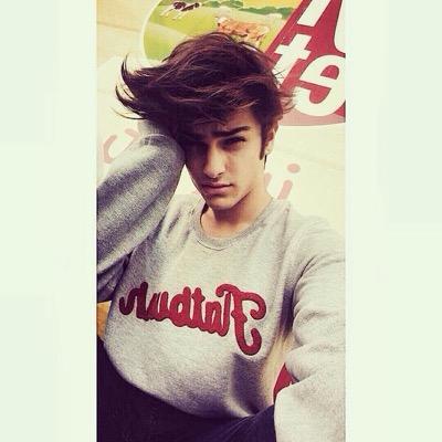 JeansBiriVEVO's profile picture. İstanbul.