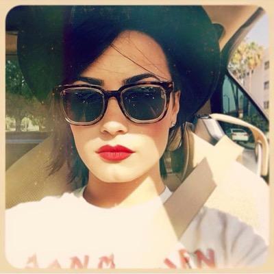 Stay Strong For Demi Lovato ♥ Su sonrisa ha cautivado mi alma
CH14⚽️❤️/JoeJonas/Nickjonas/KevinJonas/AustinMahone