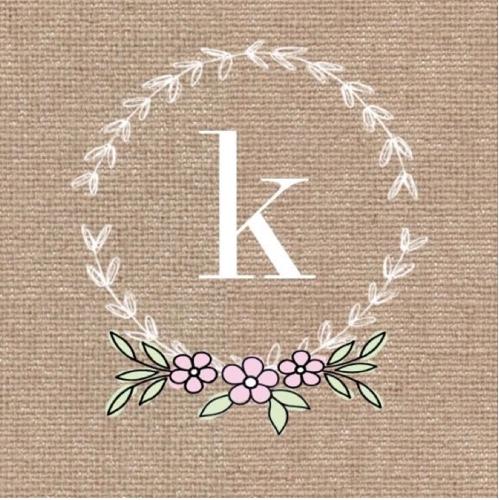 بنت نوره،زوجة وربة منزل
قصمنجّية الخوال حجازية المنشأ ♡
A proud mom since 27sep2010
English literature graduate   
 1987- December