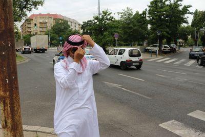 قرويّ ، ورجلٌ فوضوي ! أحلم بالجنة كأي فقير يحلم بكسرة خبز.