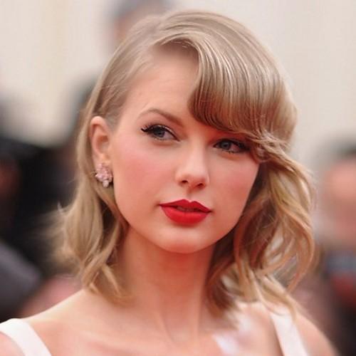 Taylor, please say that it is possible to meet you one day. @NitarHtun14 is my swiftie friend.